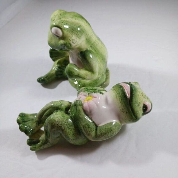 Vintage Green Frog in Love Salt And Pepper Shakers - Picture 4 of 12